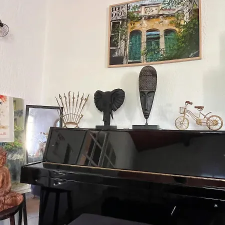 Large Family - Center Villa